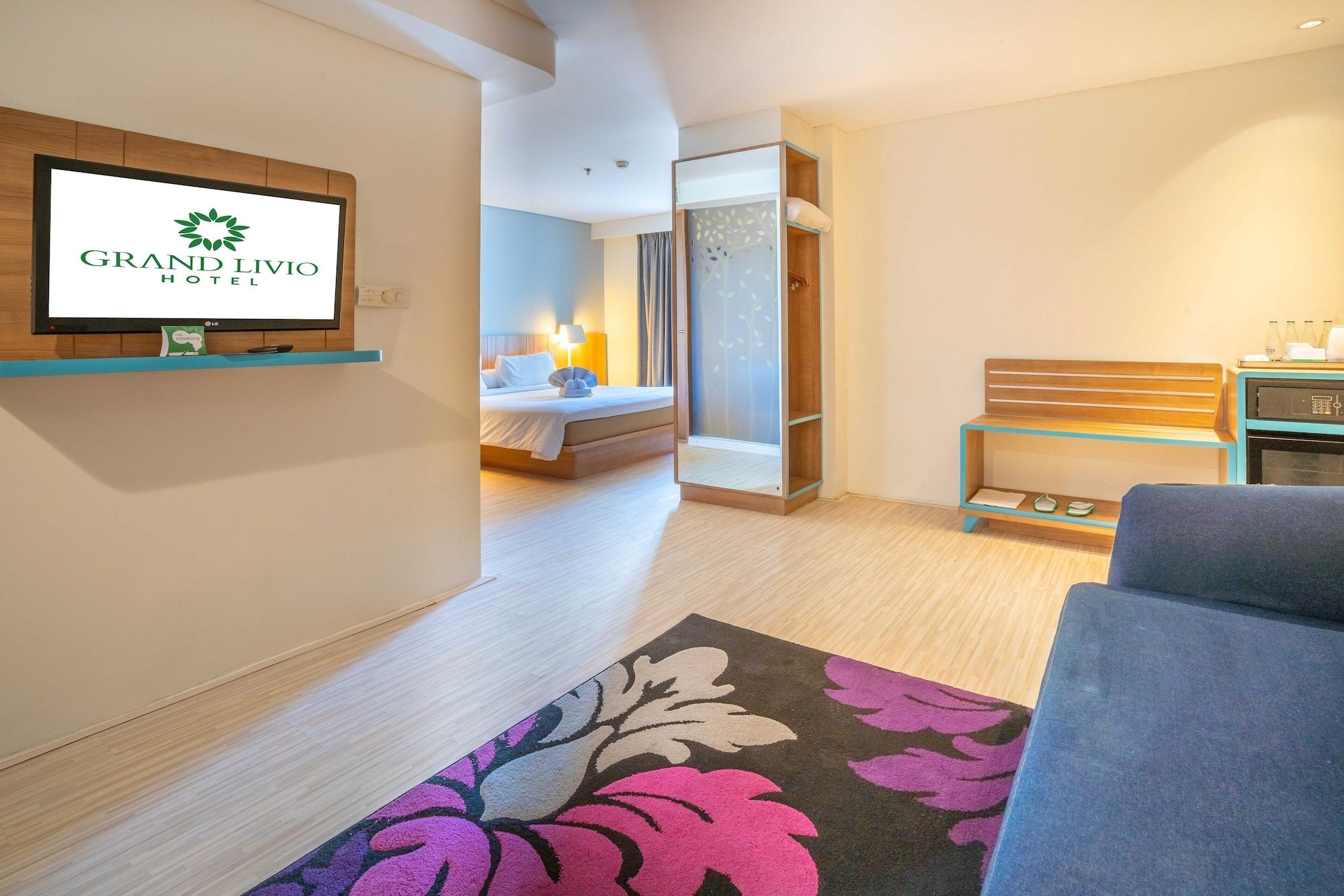 Grand Livio Kuta Hotel Legian  Exterior photo