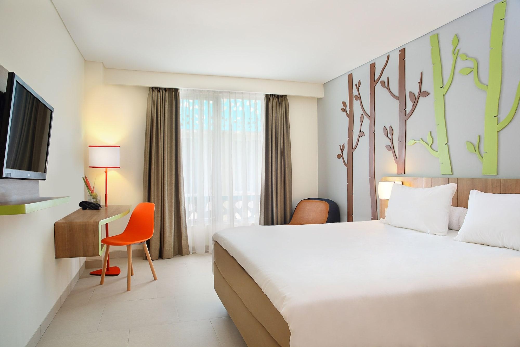 Grand Livio Kuta Hotel Legian  Exterior photo
