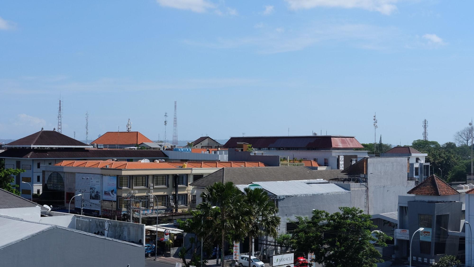 Grand Livio Kuta Hotel Legian  Exterior photo