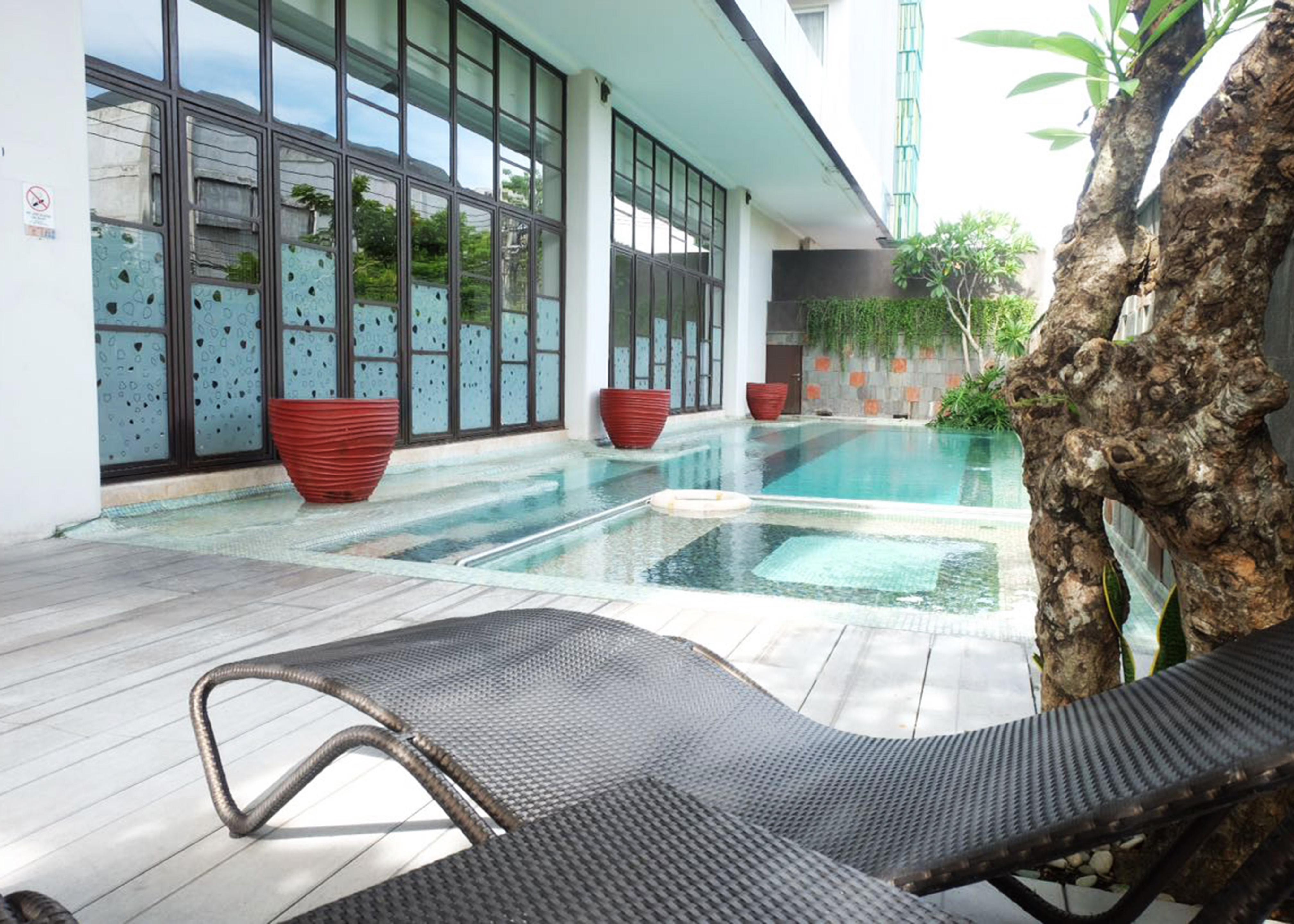 Grand Livio Kuta Hotel Legian  Exterior photo