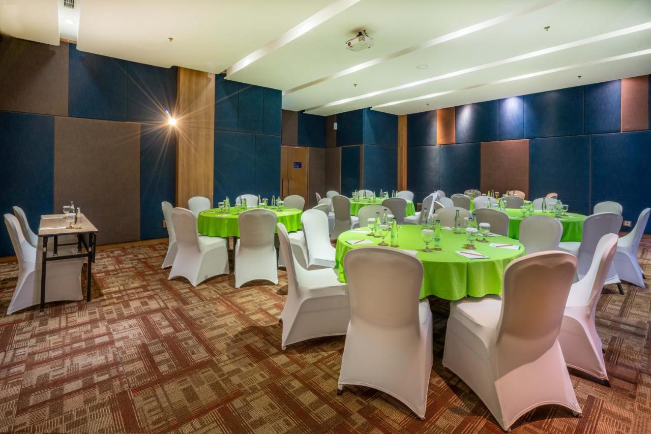 Grand Livio Kuta Hotel Legian  Exterior photo